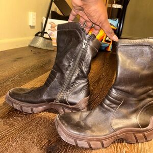 Dark brown leather Enzo boots